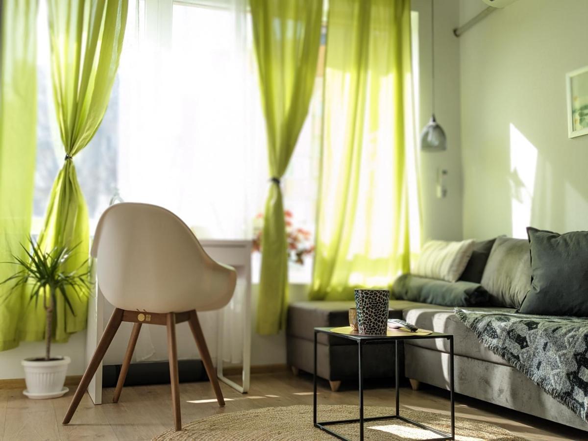Zara 4 Guests Pet Friendly